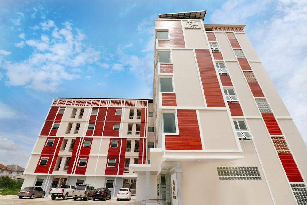 Triple Trees Hotel Патум Тани Екстериор снимка