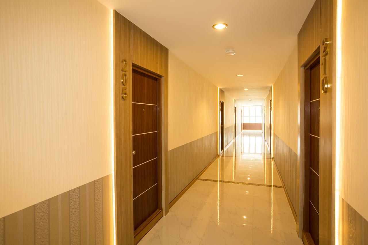 Triple Trees Hotel Патум Тани Екстериор снимка
