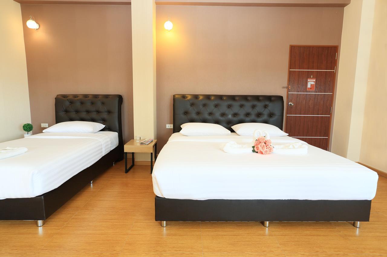 Triple Trees Hotel Патум Тани Екстериор снимка