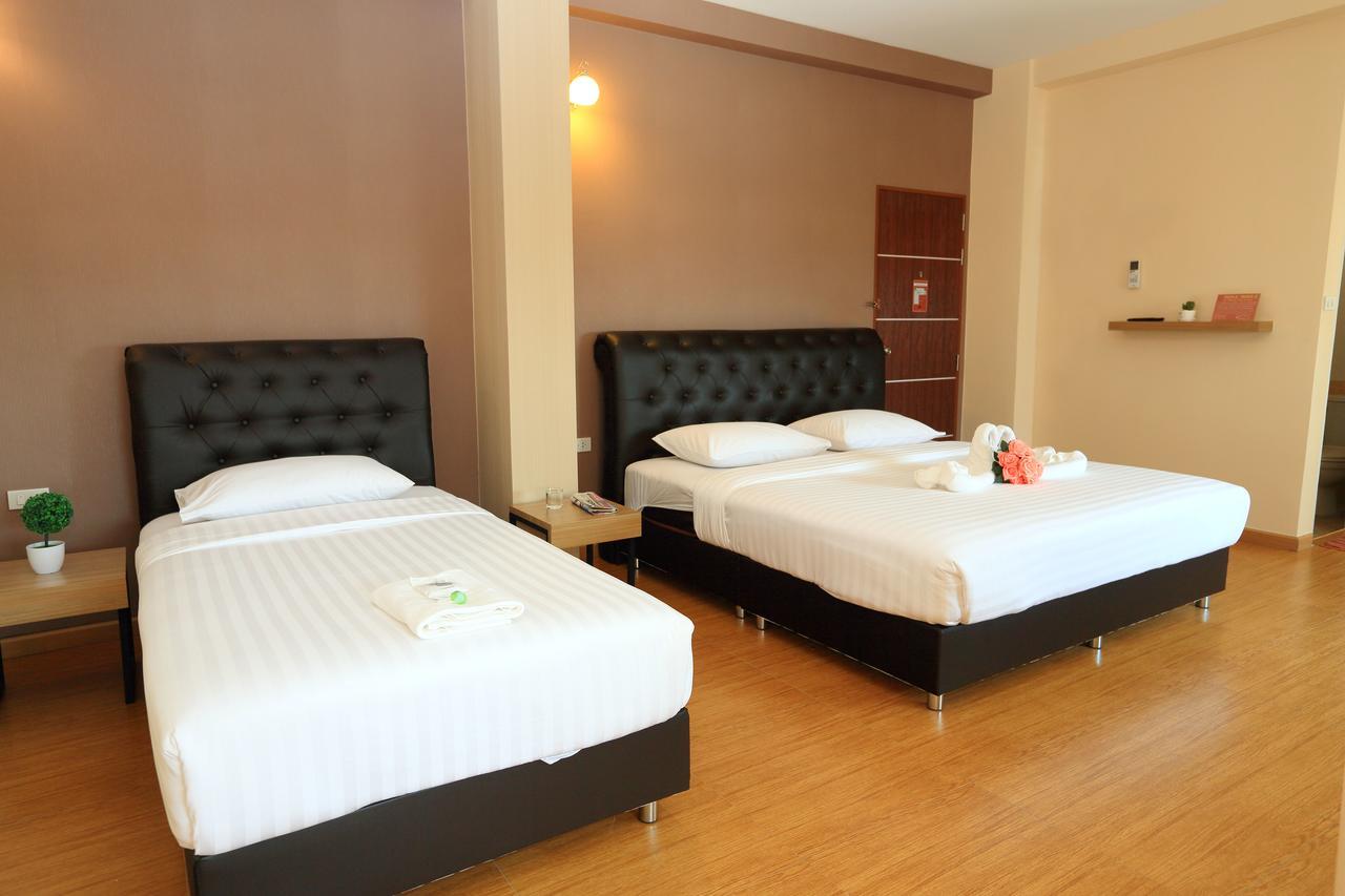 Triple Trees Hotel Патум Тани Екстериор снимка
