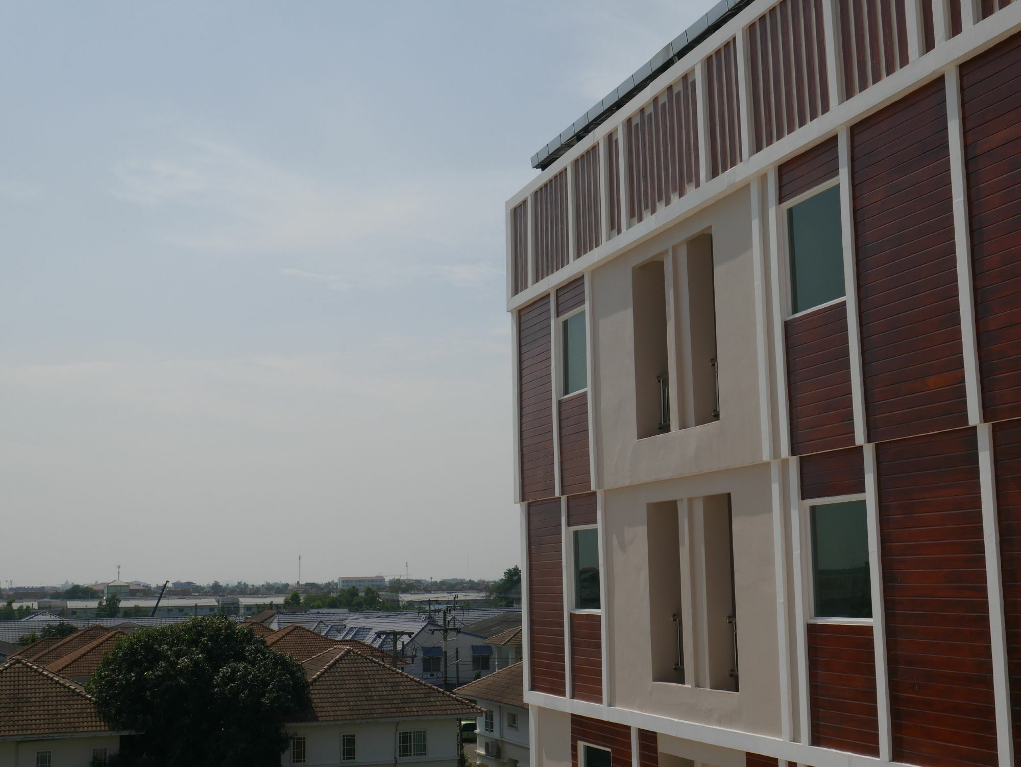 Triple Trees Hotel Патум Тани Екстериор снимка